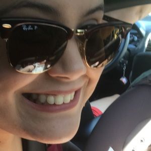 Meet your Posher, Carolina